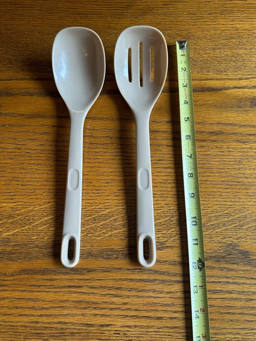 Vintage Rubbermaid Serving Spoon and Slotted Spoon - Cream
